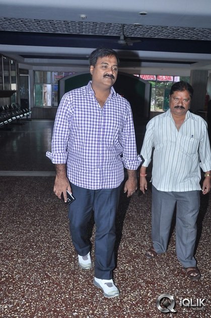 Mukunda-Movie-Hungama-at-Sandhya-Theatre